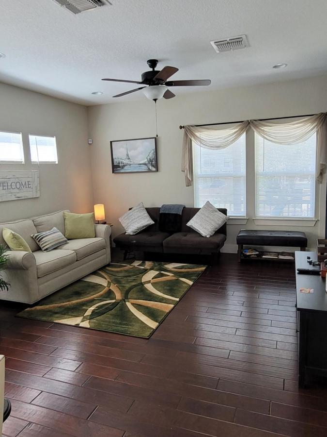 Spacious Townhouse Minutes From Downtown Sa. San Antonio Exterior photo